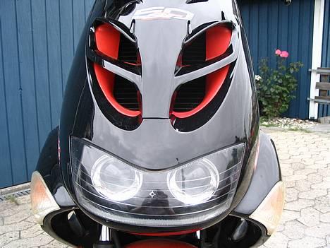 Aprilia SR50 Ditech - Den onde front på sådan en knallert... billede 8