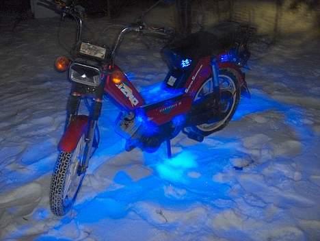 Gizmo Hero 60CC Solgt  - igen et mærkeligt fenomen under sædet.. hehe billede 9