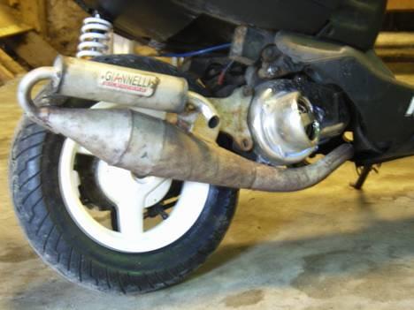 Aprilia sonic !!!!! DØD !!!!! - den grimme udstødnig... men den virker!!! billede 2