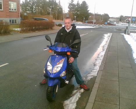 PGO Dr. big (en kammerats) - tja. the front billede 1