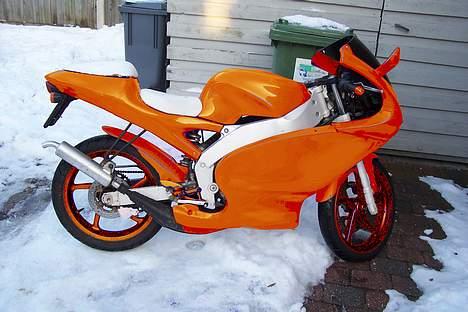 Aprilia RS50 - kan ikke finde ud af hvilken farve den skal have? billede 8