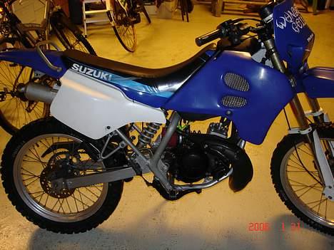Suzuki RMX [ Solgt ] billede 3
