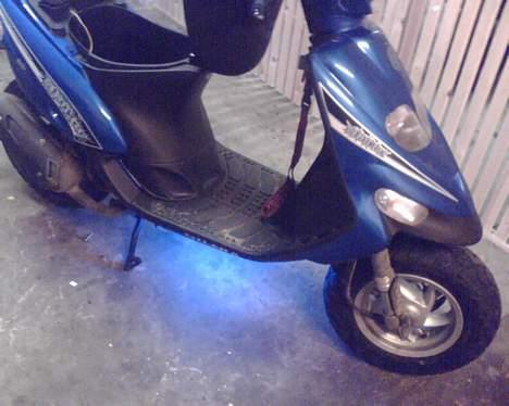 Gilera Stalker - *STJÅLET* - Gammelt billed , men det er lig det eneste hvor man kan se mit Neon.. billede 3