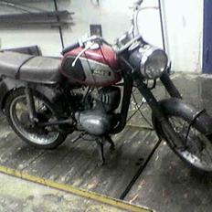 Veteraner Mzér chopper