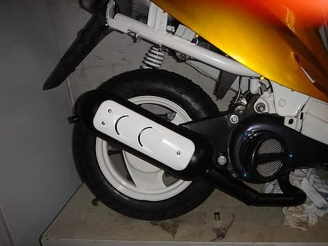 Yamaha Jog Fs          "Solgt" - Udstødning blevet malet og sat på.. :)   billede 8