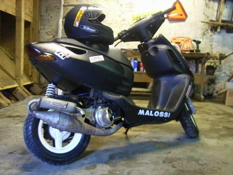 Aprilia sonic !!!!! DØD !!!!! - det er vinkelen man ser når jeg lægger forbi i en overhaling.. billede 6