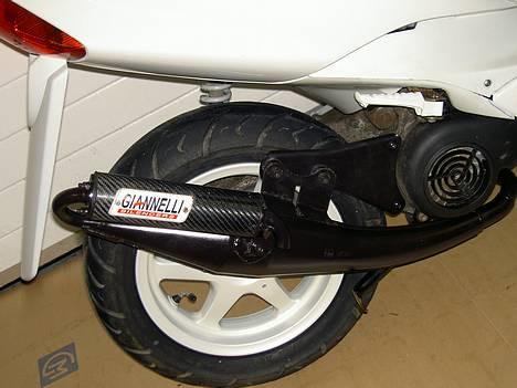 Yamaha Jog R - Hvid - solgt - Carbon billede 13