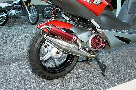 Aprilia SR 50 byttet til Madass - det er så her trynen sidder lidt forkert, det gør den ikke i dag, har dog fået oplyst senere at det intet betyder, da der sidder Evo blæserhjul på indersiden billede 3
