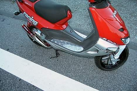 Aprilia SR 50 byttet til Madass - alu fodplade, har siden monteret rørstiver, nye billeder kommer snart billede 8