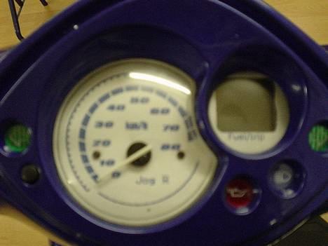 Yamaha Jog R 63sc00ters SOLGT - hjemmelavet speedo plade billede 2