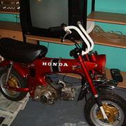 Honda Dax st50