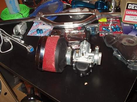 PGO Hot 50 *Projekt mega HOT* - Min 21mm dello, med E13. Har fået 24mm dello istedet for, som jeg er ved at lave en homemade studs til, i Ø30..;P billede 11