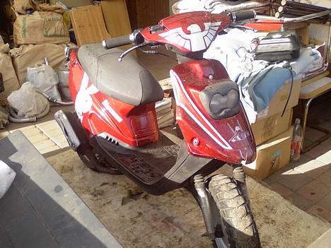 PGO Hot50 (Taget af Politiet) - (Taget D. 17/05-06)  Hot´ens fine lille plads.. billede 17
