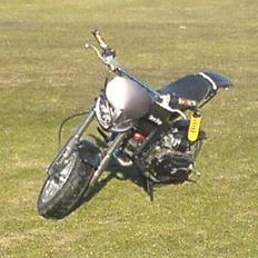 Suzuki Street Magic (solgt 9750)