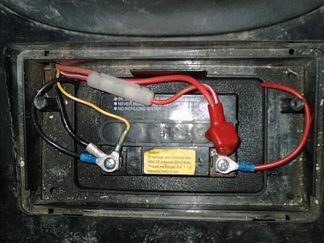 PGO Dr. Big -byttet til Rally - Rød og sort ledning fra neonen kommer op nede fra.. billede 10