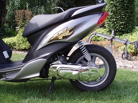 Yamaha Jog R - solgt - det ser bedre ud end den gamle billede 15