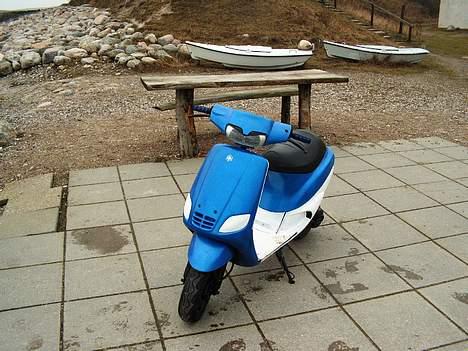 Piaggio zip  - så blev den sku lakeret. flere billeder kommer  billede 6