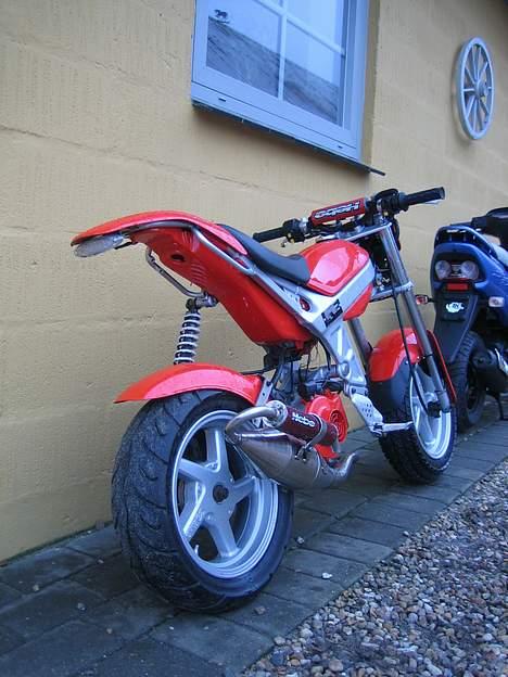 Suzuki Street (Solgt) billede 1