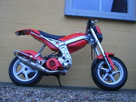 Suzuki Street (Solgt) billede 3