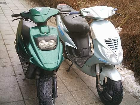 Piaggio nrg (solgt) - ja her stå den så sammen med hoten :) billede 10