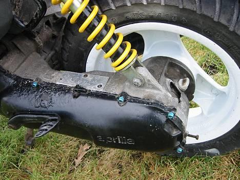 Yamaha Neos (solgt) - Ja, så er blokken blevet renoveret. Hullet bagerst er dækket med gaffa til daglig! billede 10