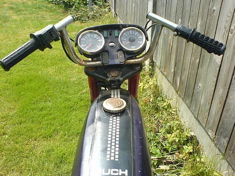 Puch Monza 3g. - Jeg syntes det er lidt "blæret" at sådan en ´´lille monza´´ har omdregningstæller billede 4