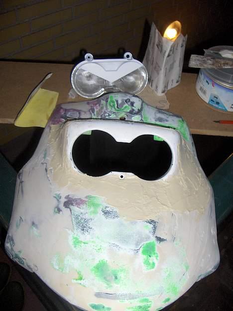 PGO HOT 50 - SOLGT - er igang med at spartle min forlygt ud  ifrontskjold billede 6