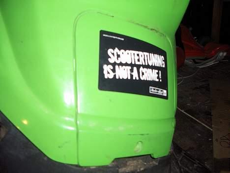 PGO HOT 50 - SOLGT - det klistermærker der sider påde skjolde jeg ikke har mere  :( billede 7