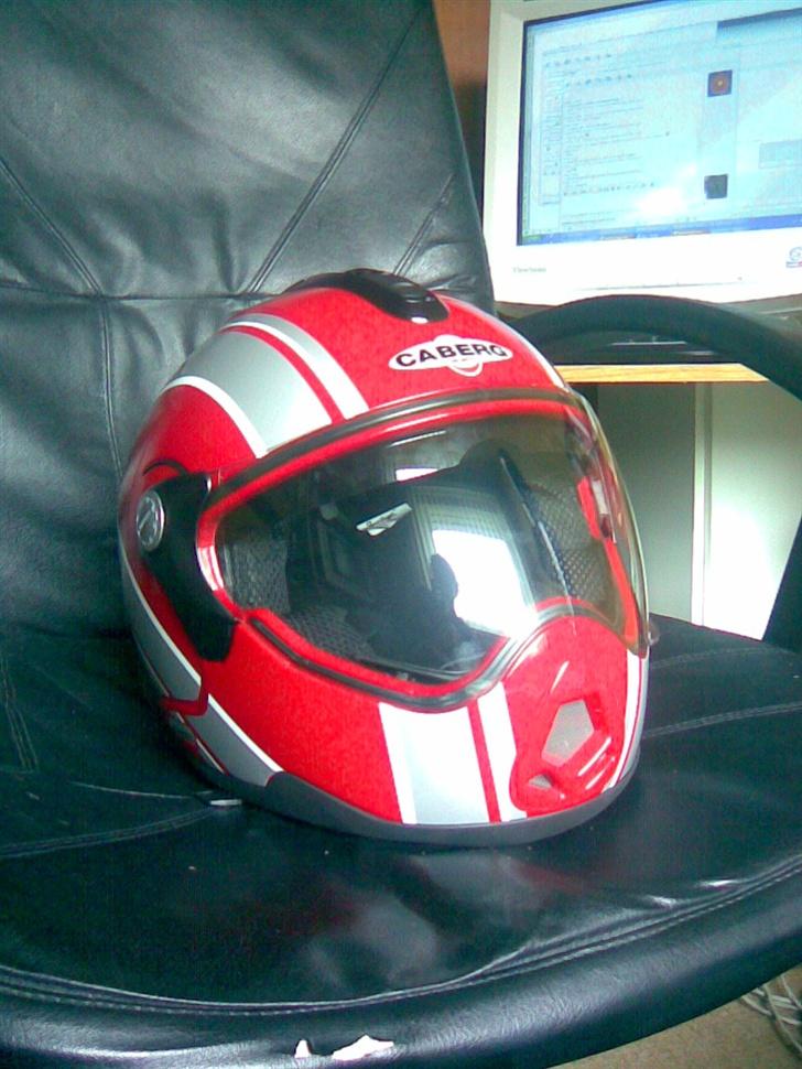 Piaggio ZIP SD - SOLGT ! - Nye hjelm. Passer hvis okay til scooteren? billede 20