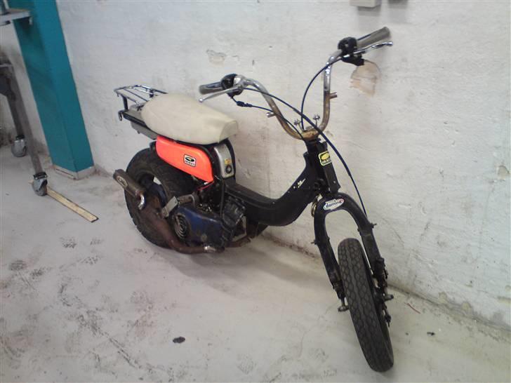 Suzuki HOT/FZ50 PROJEKT (Byttet) - samlet og har været i gang, men mangler indstilling sådan står den nu. billede 1