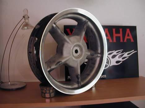 Suzuki street magic SOLGT - FÆLGERNE ER TIL MIN BWS// ja de er kraftdeme blevet flotte elsker dem bare resten som er gråt blir malet samme farve som min magic her på de andre billeder :D billede 8