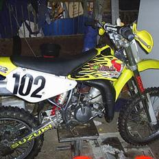 Suzuki RM 85 ( SOLGT )