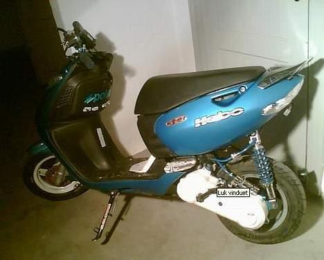 Aprilia sonic(DØD.'(  - knallerten fra siden af,  billede 3