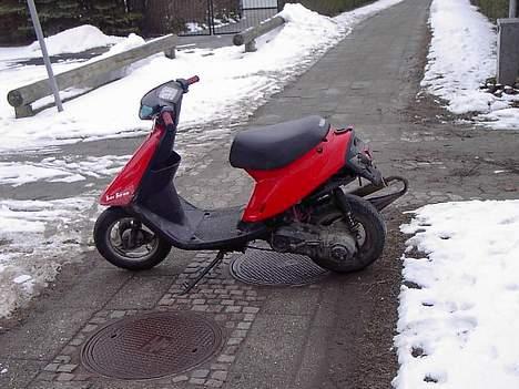 Yamaha jog Solgt billede 2