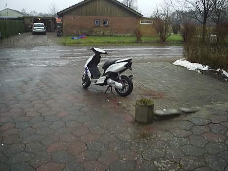 Yamaha jog R Solgt - inden den blev stylet... billede 2