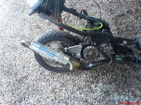 Yamaha jog as - min smukke nye doppler pot <3 den lyder fandema lækkert ! billede 8