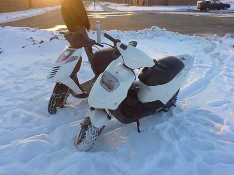 PGO hot50 my baby.. Solgt :'( - en kold vinter dag hvor jeg lige havde fået scooteren ;) billede 2