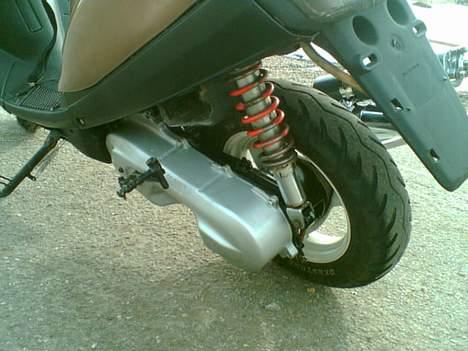 Yamaha Jog AS  | S O L G T | - Nu malet motor og skjold billede 12