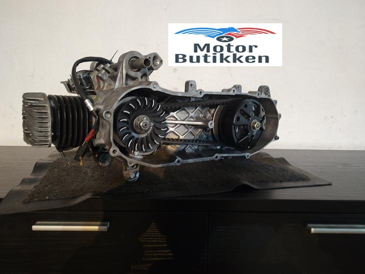 {{currentPhoto.altText}} billede {{currentPhoto.number}}