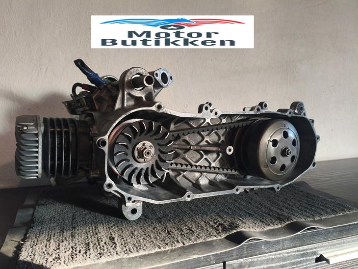 {{currentPhoto.altText}} billede {{currentPhoto.number}}