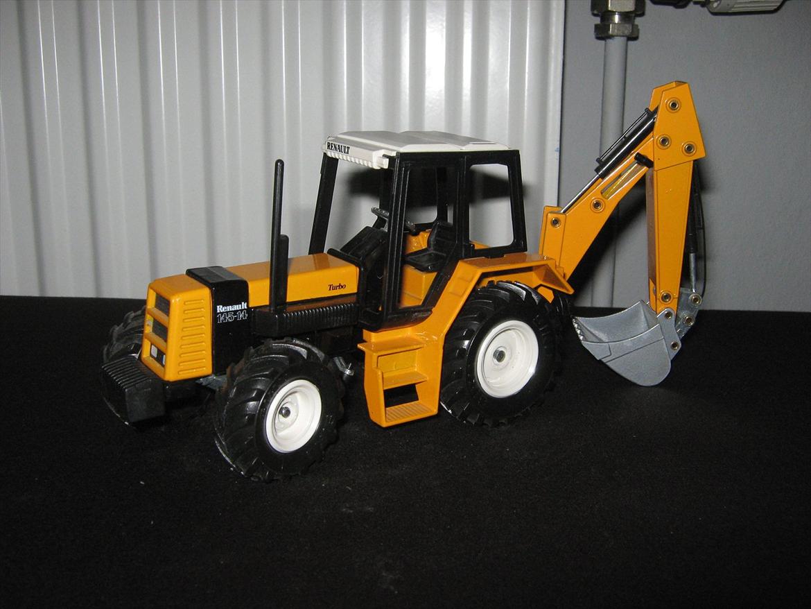 diverse modeltraktorer - siku renault 145-14 med bagskovl 1:32 billede 35