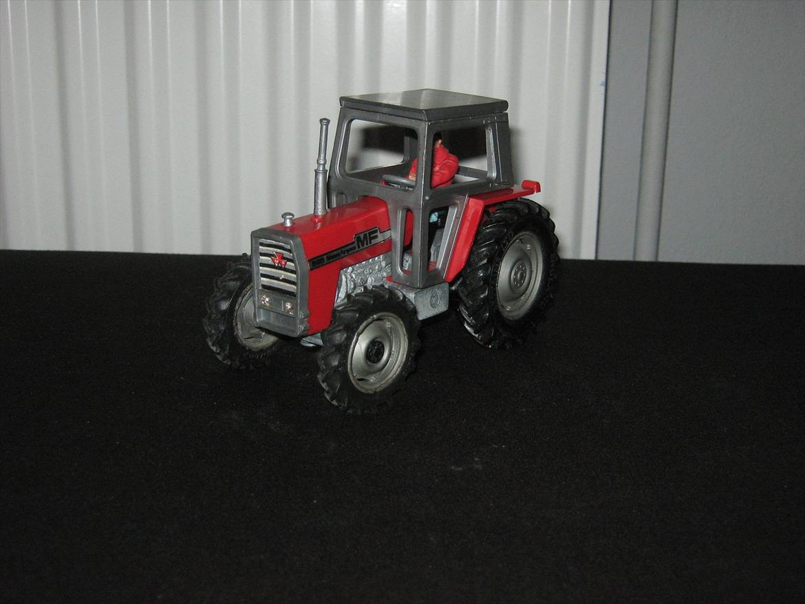 ombygget modeltraktorer - 7. britains massey ferguson 595 4wd billede 19