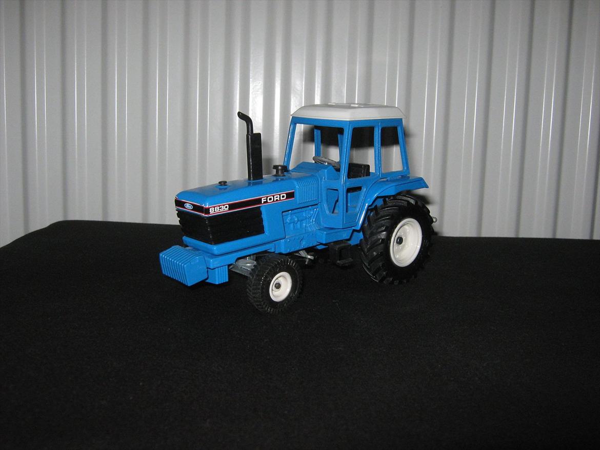 ombygget modeltraktorer - 8. siku ford 8830 2wd billede 21