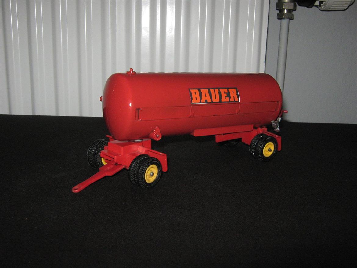 ombygget modeltraktorer - 9. britains baur ammoniak vogn billede 23