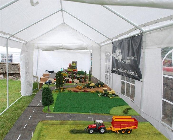 Birkendegaard 2011 - View over dioramaet, som fylder 4,8 meter * 120 cm billede 2