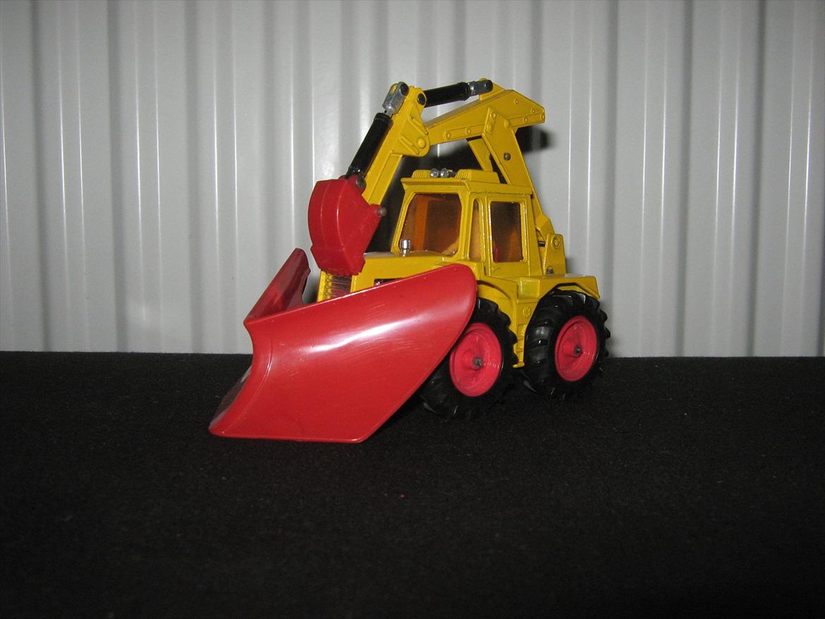 diverse modeltraktorer - matchbox muir hill 161 med sneplov og gravearm billede 46