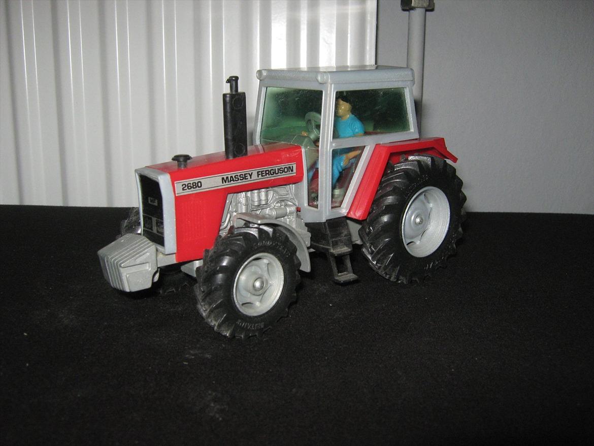 massey ferguson modeltraktorer og redskaber - 1. britains mf 2680 (1984) billede 5
