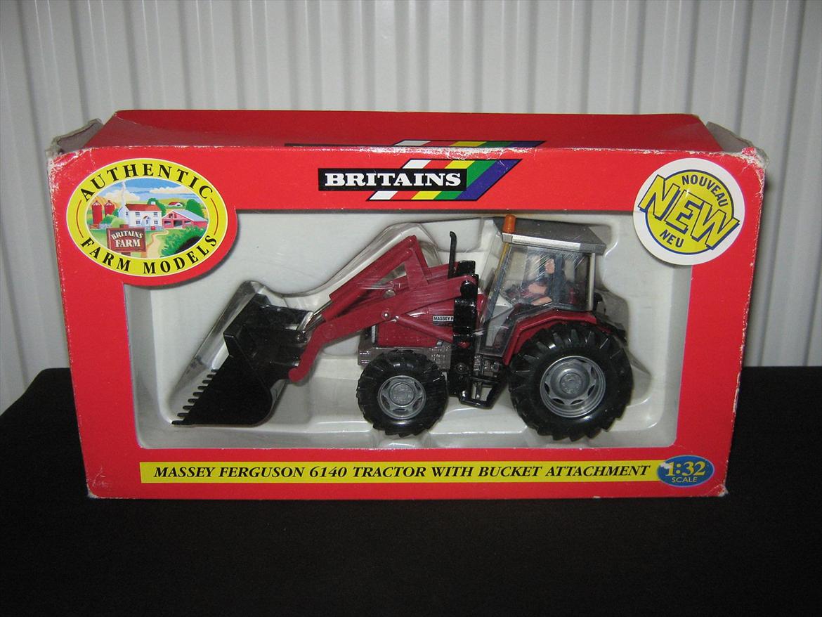 massey ferguson modeltraktorer og redskaber - 5. britains mf 6140 med frontskovl billede 13