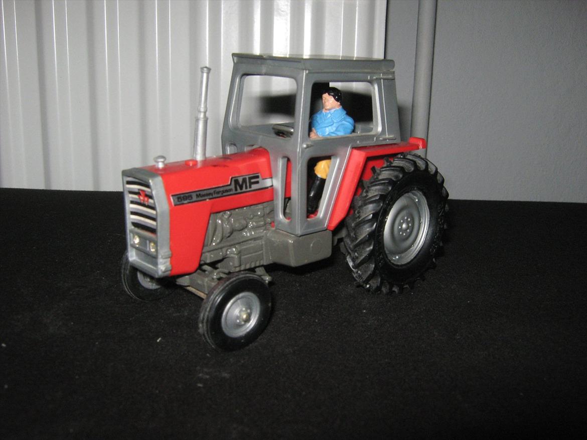 massey ferguson modeltraktorer og redskaber - 8. britains mf 595 (1976-1979) billede 18