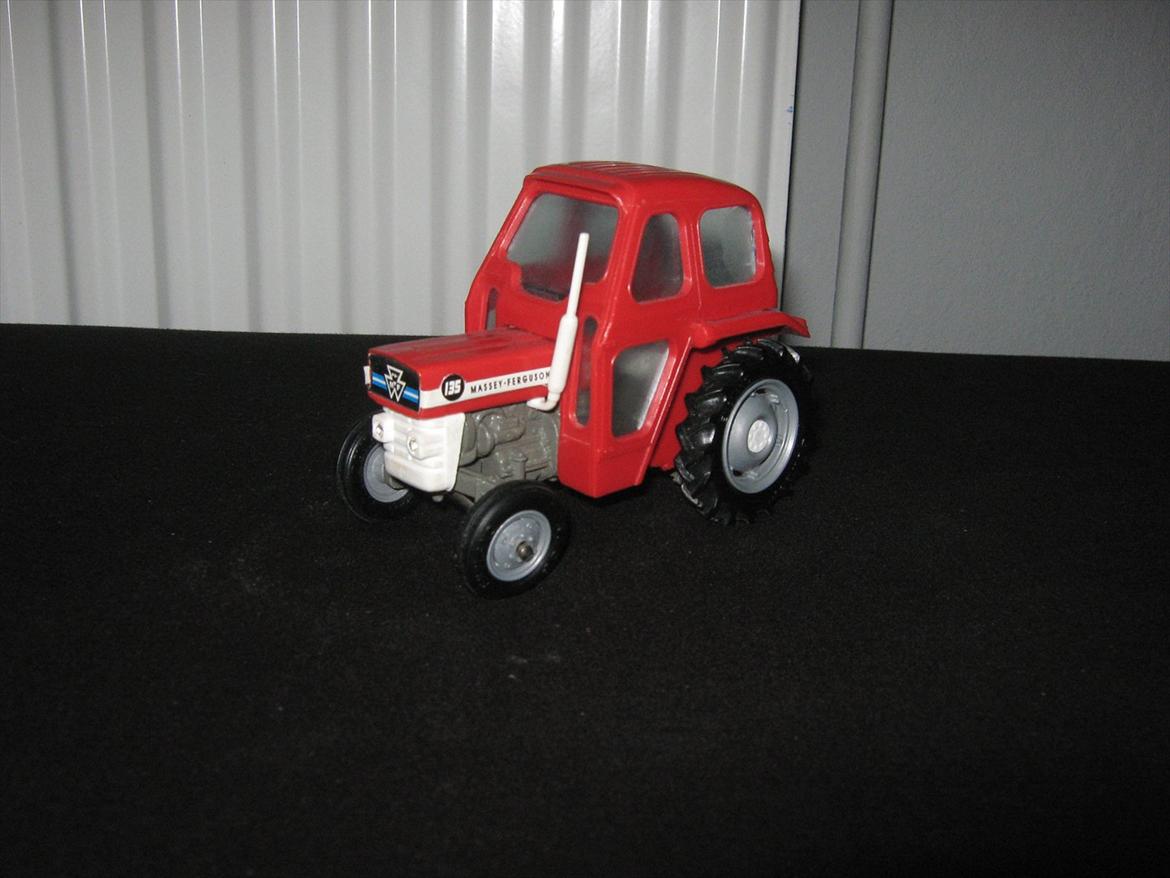 massey ferguson modeltraktorer og redskaber - 11. britains mf 135 (1968-1969) billede 24